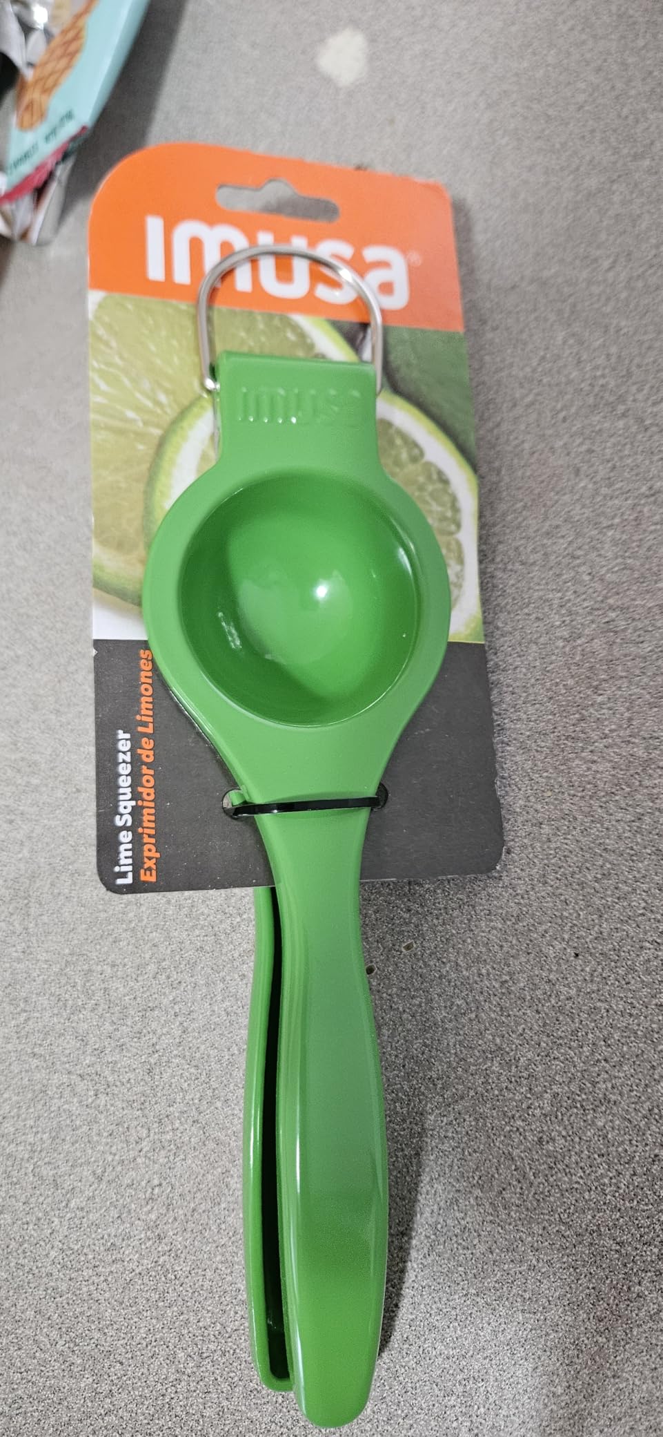 IMUSA Lemon or Lime Manual Squeezer, Citrus Juicer for Max Extraction, Green customer photo 1