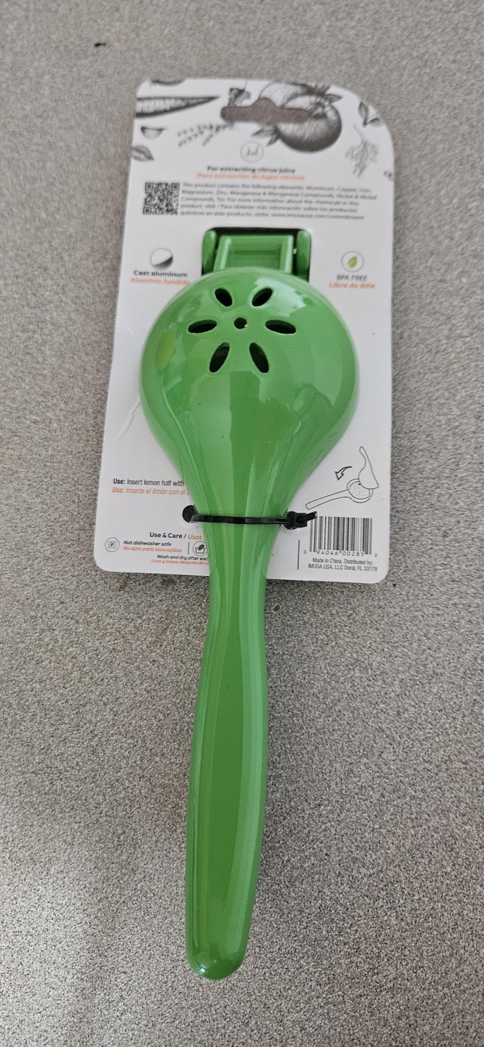 IMUSA Lemon or Lime Manual Squeezer, Citrus Juicer for Max Extraction, Green customer photo 2