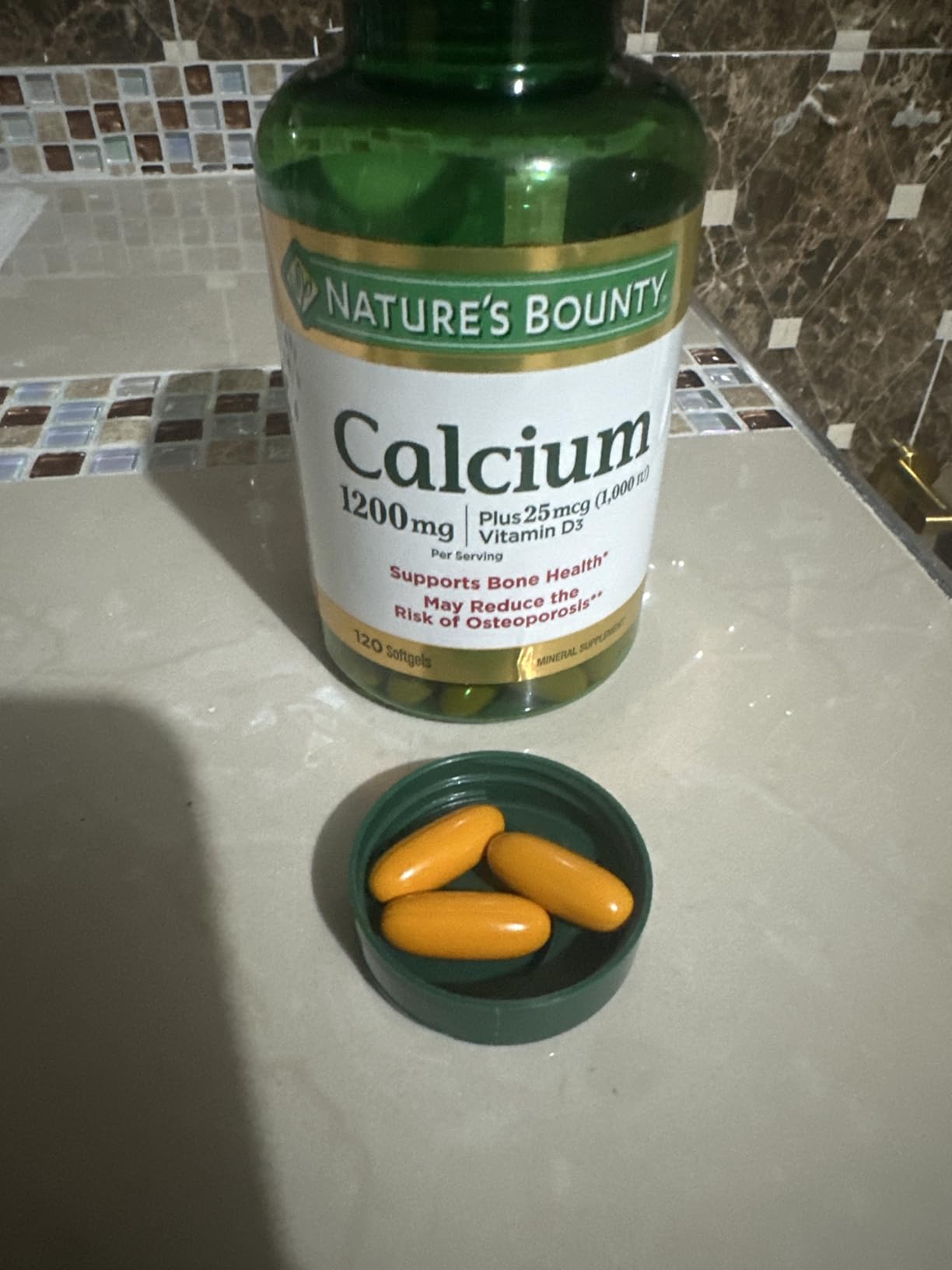 Nature's Bounty Calcium 1200 mg with 1000 IU Vitamin D3 - Bone Health Softgels, Calcium and Vitamin D Supplement, Gluten Free, 2 Softgels per Day, 120 ct customer photo 2