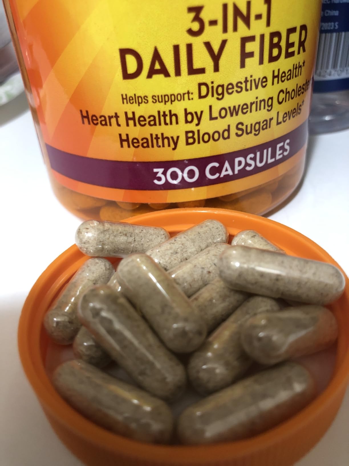 Metamucil Psyllium Husk Fiber Capsules, 300 Capsules, 3-in-1 Fiber Supplement customer photo 1