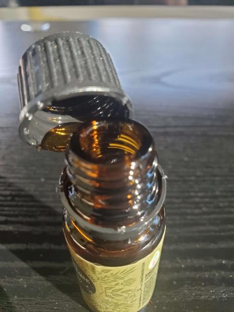 Edens Garden Frankincense- Carterii Essential Oil- 100% Pure Premium Grade, Undiluted, Natural, Therapeutic, Aromatherapy, The Best for Diffuser, Face, Candle, Hair 10 ml (.33 fl oz) customer photo 2