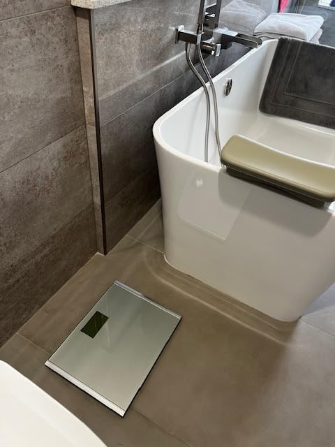 EatSmart Precision Plus Digital Bathroom Scale, 440-lb Capacity, Wide Platform Body Analyzer with Step-On Technology, Stable Home Fitness Device for Weight Management, Grey customer photo 2