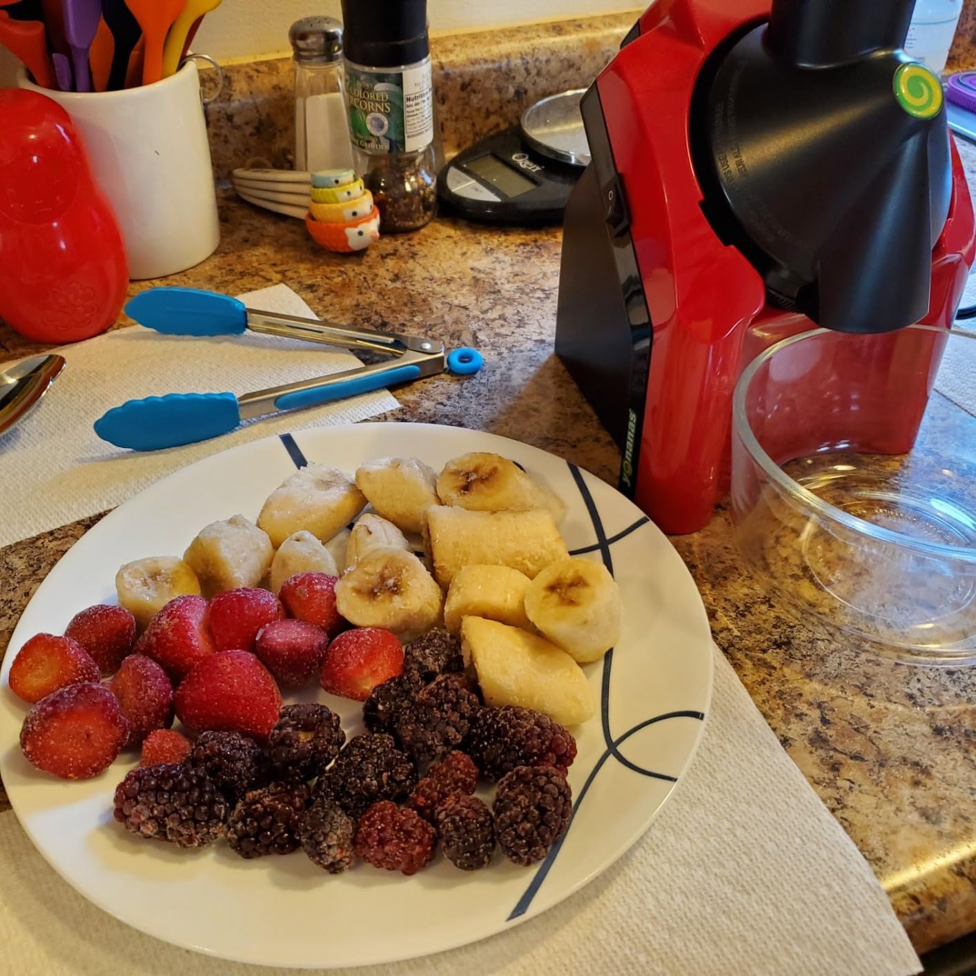 Yonanas Classic Frozen Fruit Soft Serve Maker for Healthy Vegan and Dairy-Free Treats, 200W Silver Machine with 36 Recipes, BPA Free, Easy to Clean, Quick and Simple to Use customer photo 2