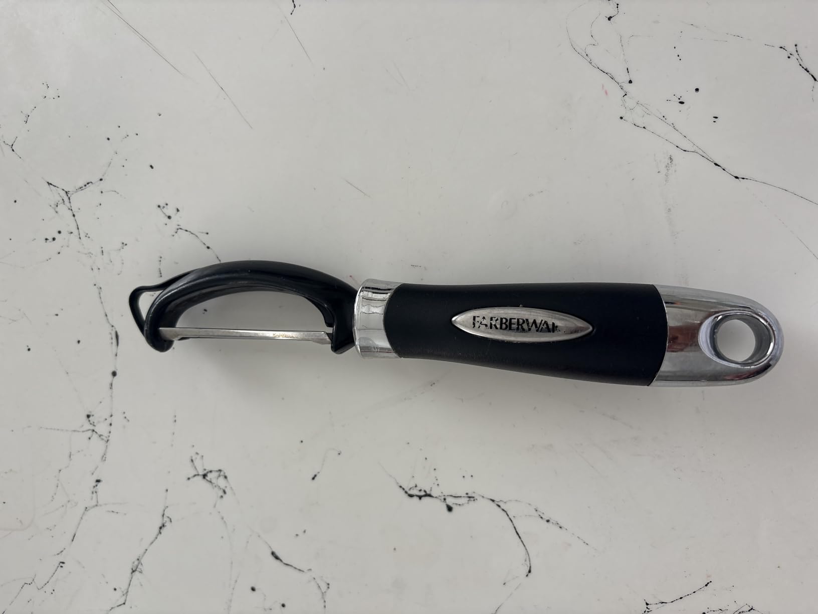 Farberware Pro2 Euro Vegetable Peeler with Swivel Blade and Built-In Bud Remover customer photo 1