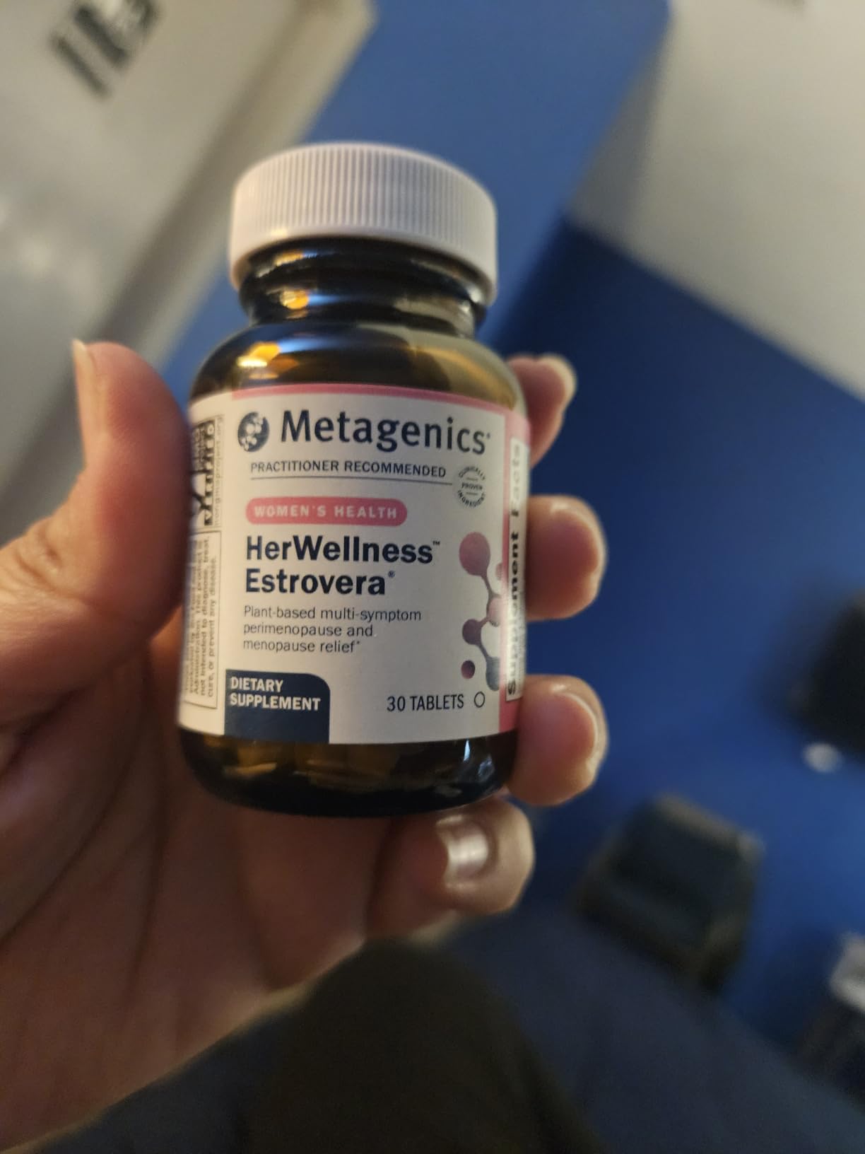 Metagenics HerWellness Estrovera - Hormone-Free Plant-Based Supplement - Supports Menopause & Perimenopause Relief - Hot Flashes, Night Sweats, Multi-Symptom Support - Vegetarian, Non-GMO - 30 Tablets customer photo 1