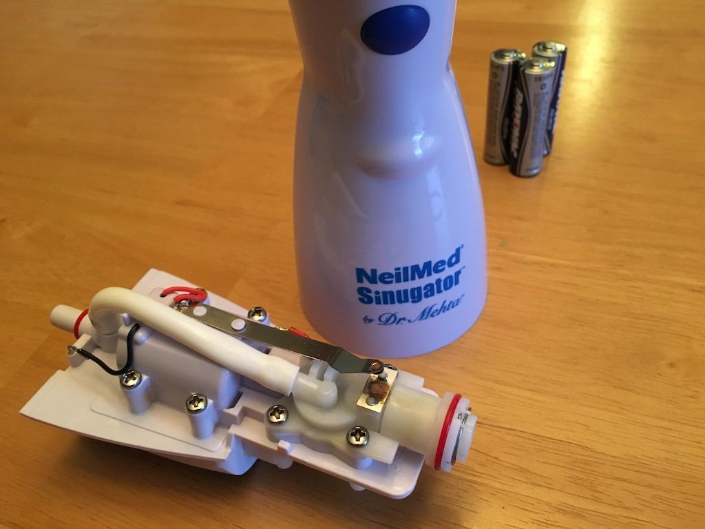 NeilMed Sinugator Cordless Pulsating Nasal Wash Kit with One Irrigator, 30 Premixed Packets and 3 AA Batteries(Pack of 1) customer photo 1