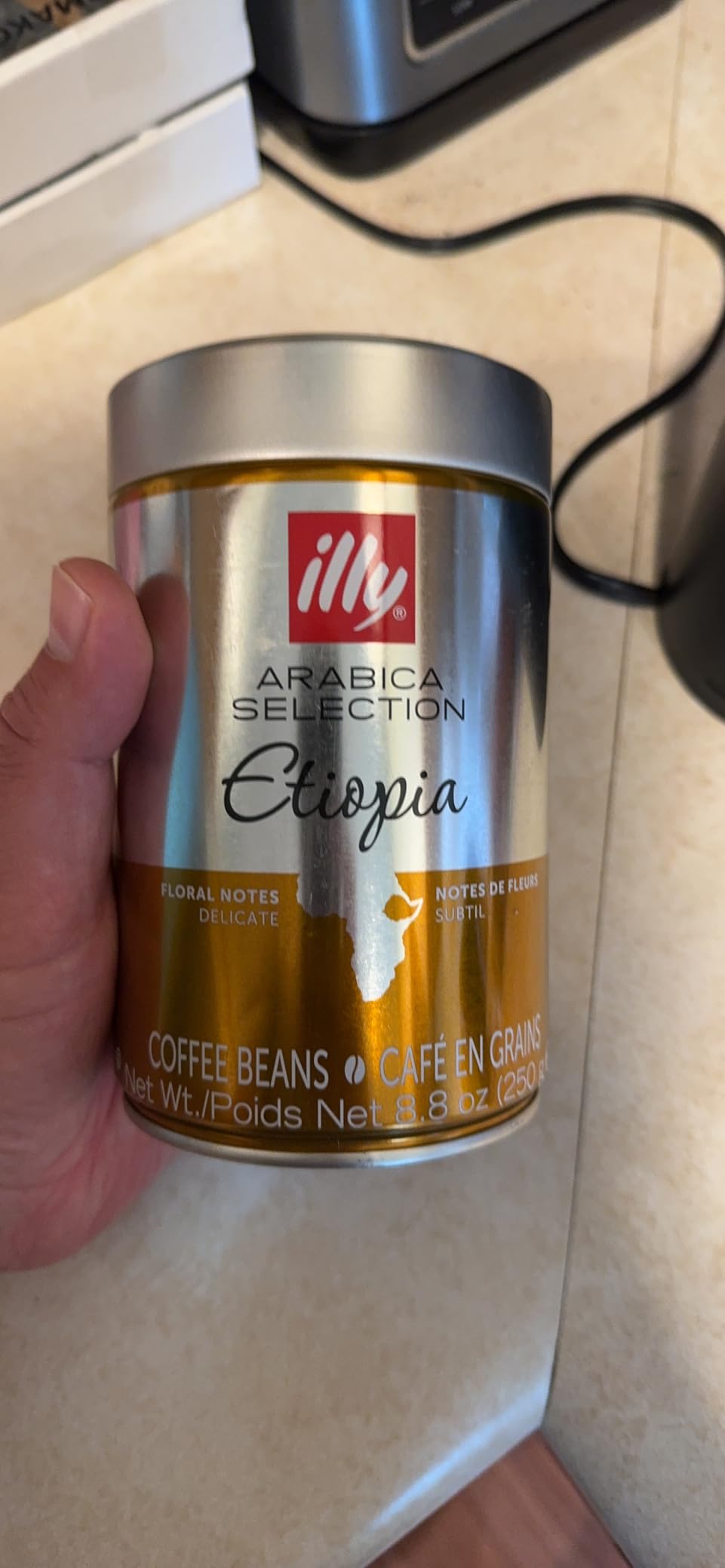 illy Arabica Selections Ethiopia Whole Bean Coffee, 100% Arabica Bean Single Origin Coffee, Light Roast with Notes of Jasmine, All-Natural, No Preservatives, 8.8 Ounce Can (Pack of 1) customer photo 2