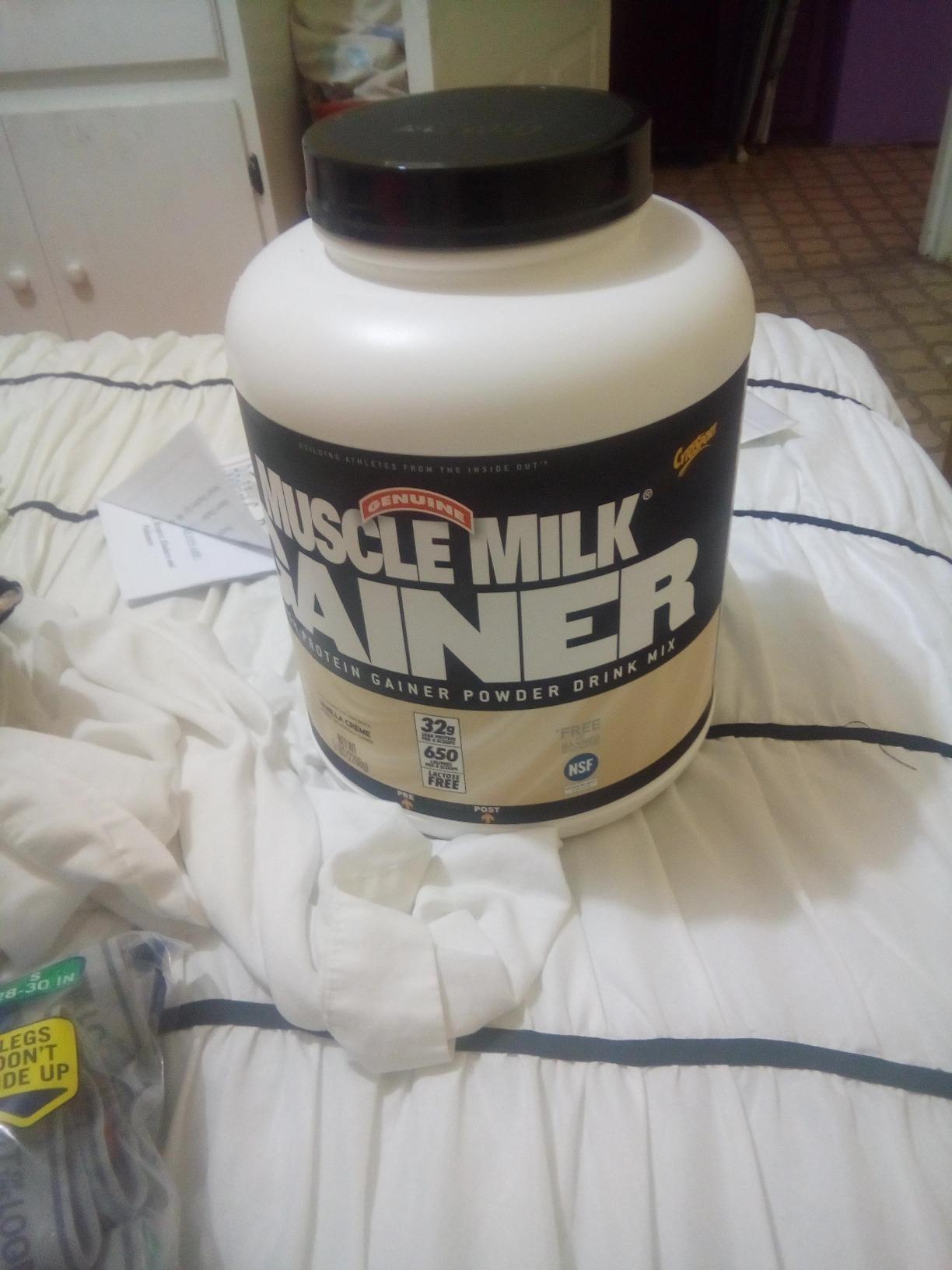 Muscle Milk Gainer Protein Powder, Vanilla Creme, 32g Protein, 5 Pound customer photo 2