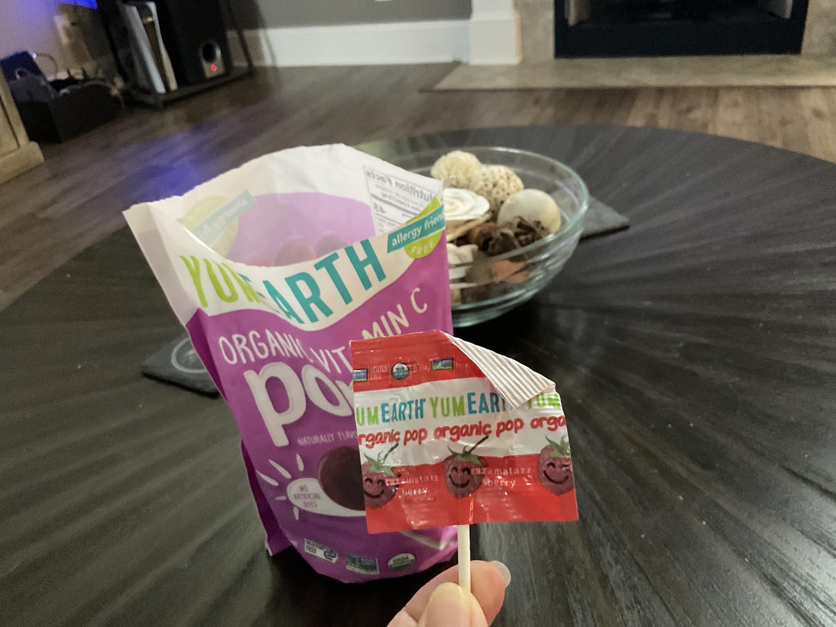 YumEarth Organic Vitamin C Pops Variety Pack, 40 Fruit Flavored Favorites Lollipops, Allergy Friendly, Gluten Free, Non-GMO, Vegan, No Artificial Dyes customer photo 2