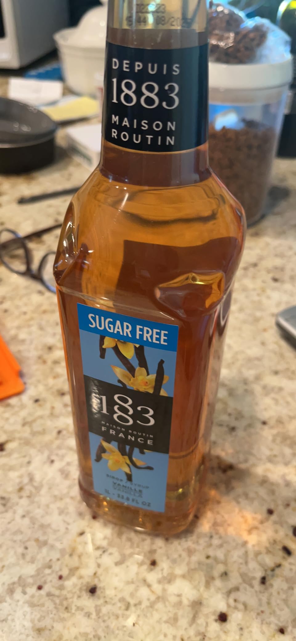 1883 Sugar Free Vanilla Syrup for Drinks, Made in France, 1 Liter Plastic Bottle customer photo 1