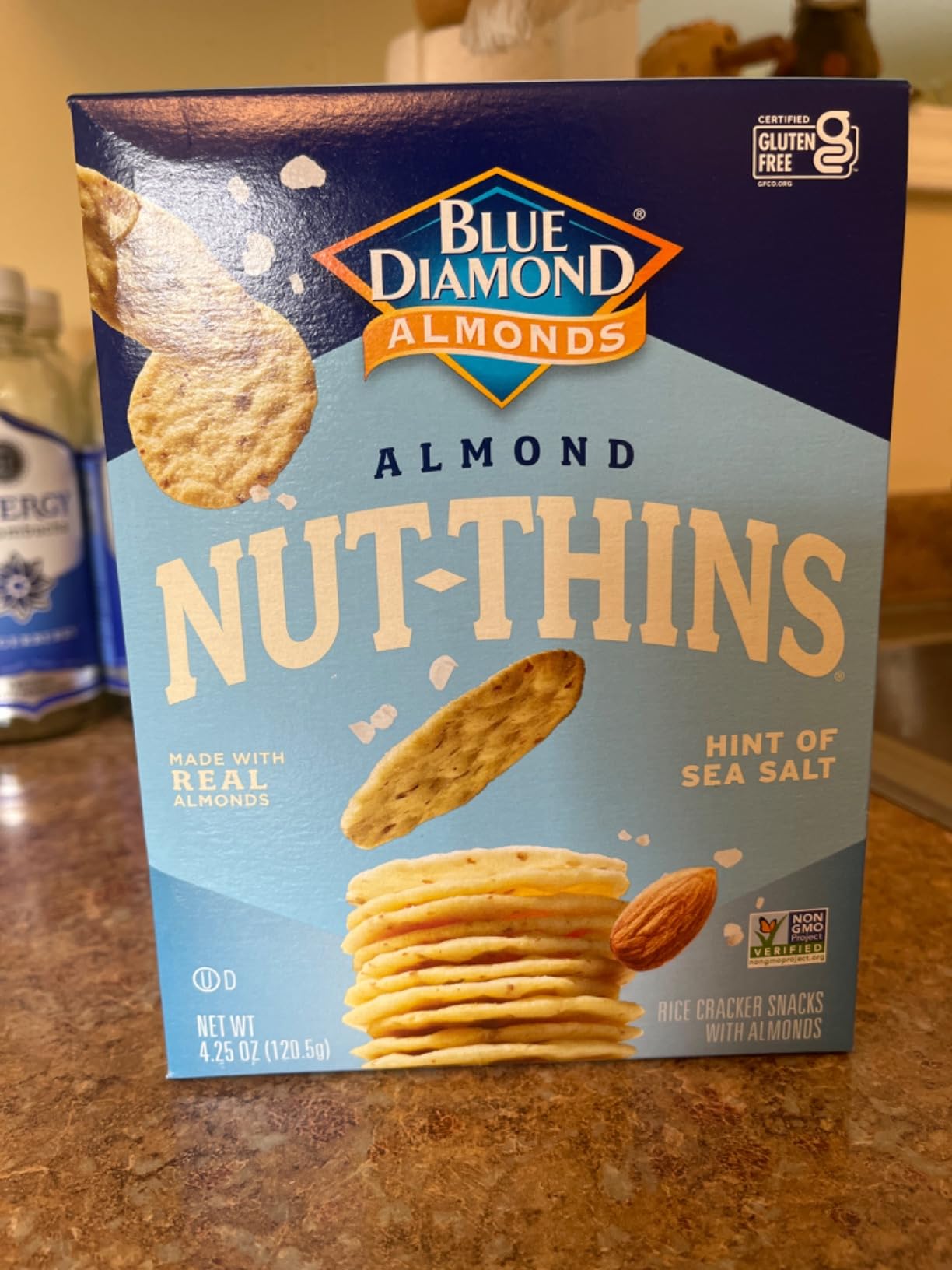 Blue Diamond Almonds Nut Thins Gluten Free Cracker Crisps, Hint of Sea Salt, 4.25 Oz Boxes (Pack of 1) customer photo 1