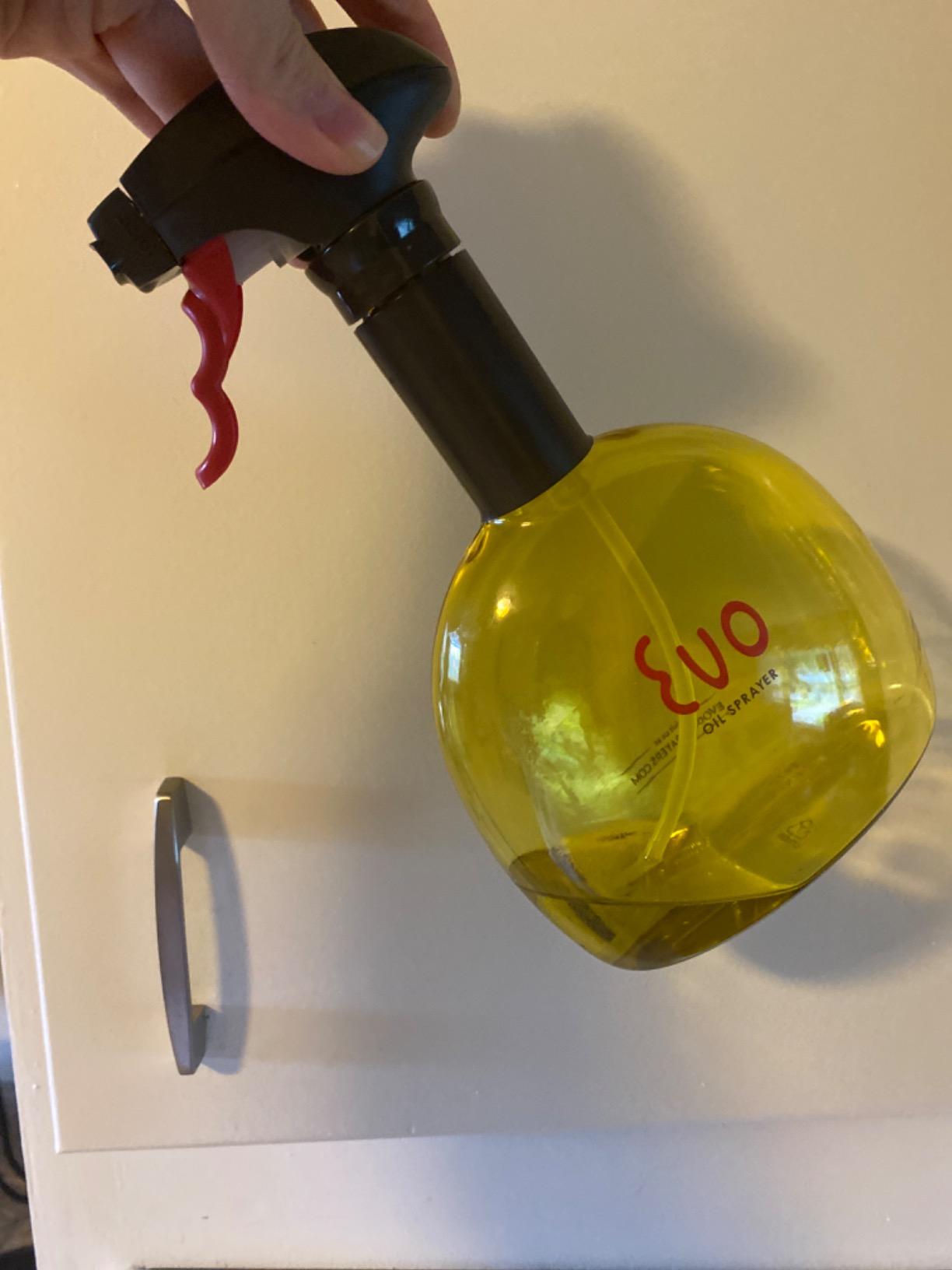 Evo Original Oil Sprayer, Non-Aerosol for Olive Oil, Cooking Oils, and Vinegars, Yellow, 24-Ounce Capacity customer photo 1