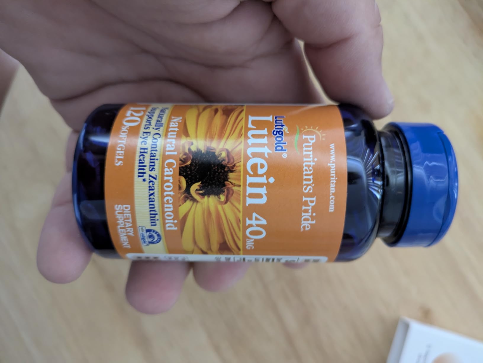 Puritan's Pride Premium Lutigold Lutein Carotenoid 40mg with Zeaxanthin for Men and Women, Dietary Supplement for Eye Health Support, 120 Easy-to-Swallow Softgels customer photo 1