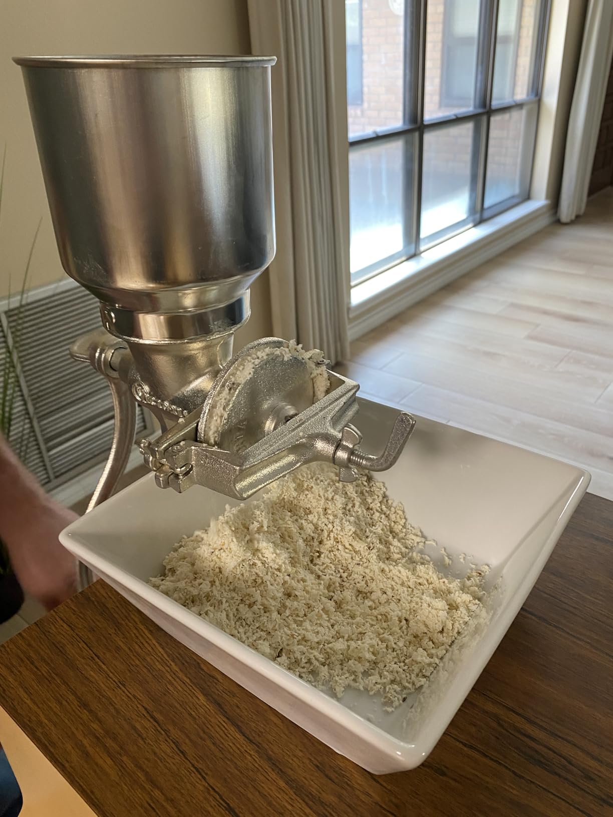 Victoria Manual Cast Iron Grain Mill with Low Hopper, Premium Corn-Grinding Mill and Grain Grinder, Made in Colombia customer photo 1