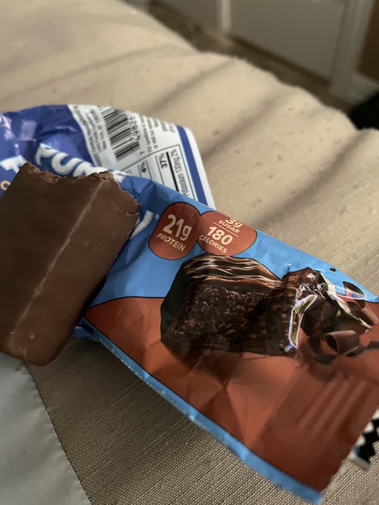 Pure Protein Chocolate Deluxe Protein Bars - 21g Protein, 3g Sugar, 190 Calories (12 count) Low Sugar High Protein Snack - Gluten Free customer photo 2