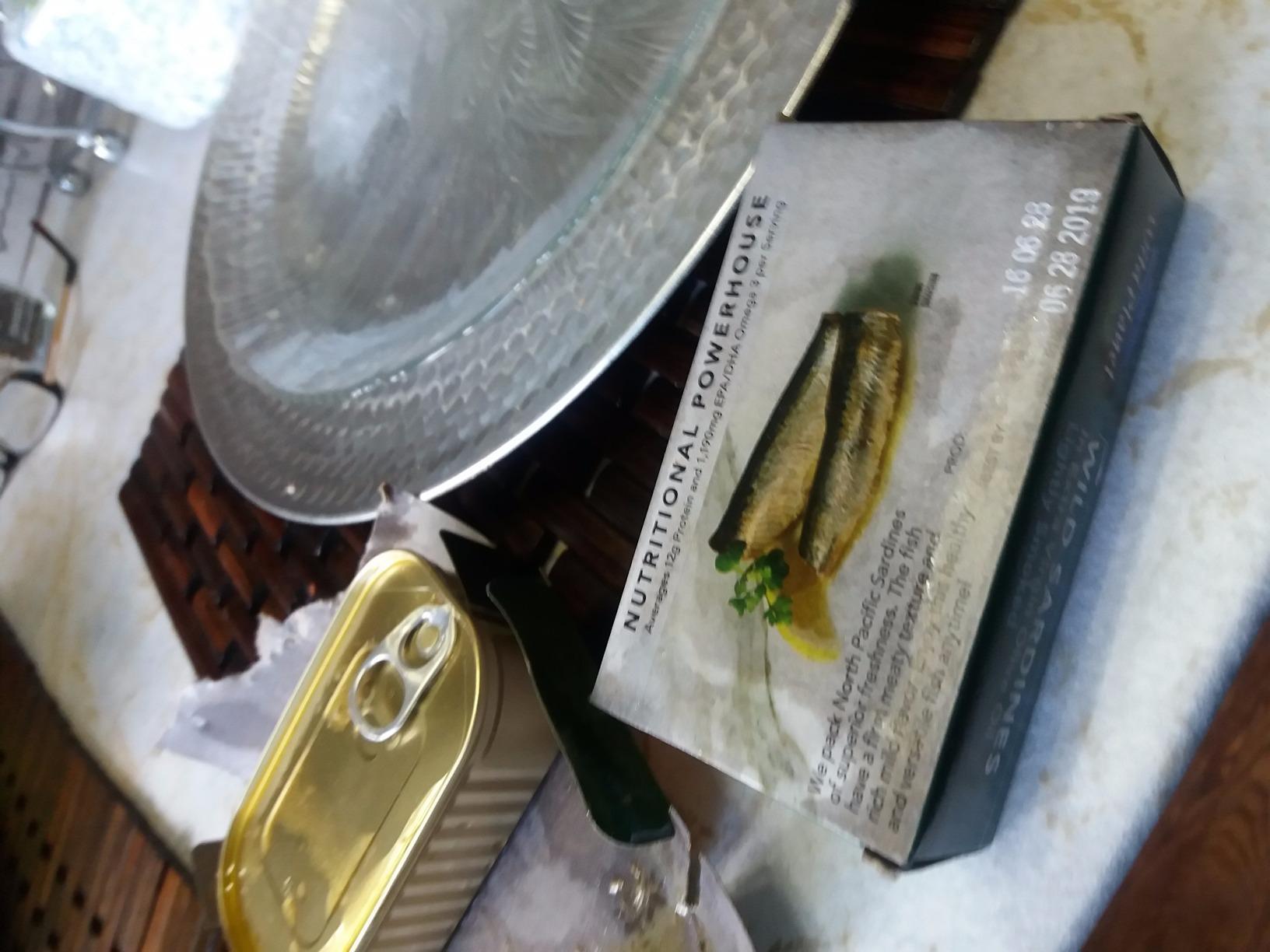 Wild Planet Wild Sardines in Extra Virgin Olive Oil, Sea Salt, Lightly Smoked, Tinned Fish, Sustainably Wild-Caught, Non-GMO, Kosher, Gluten Free, Keto and Paleo, 4.4 Ounce Single Unit customer photo 2