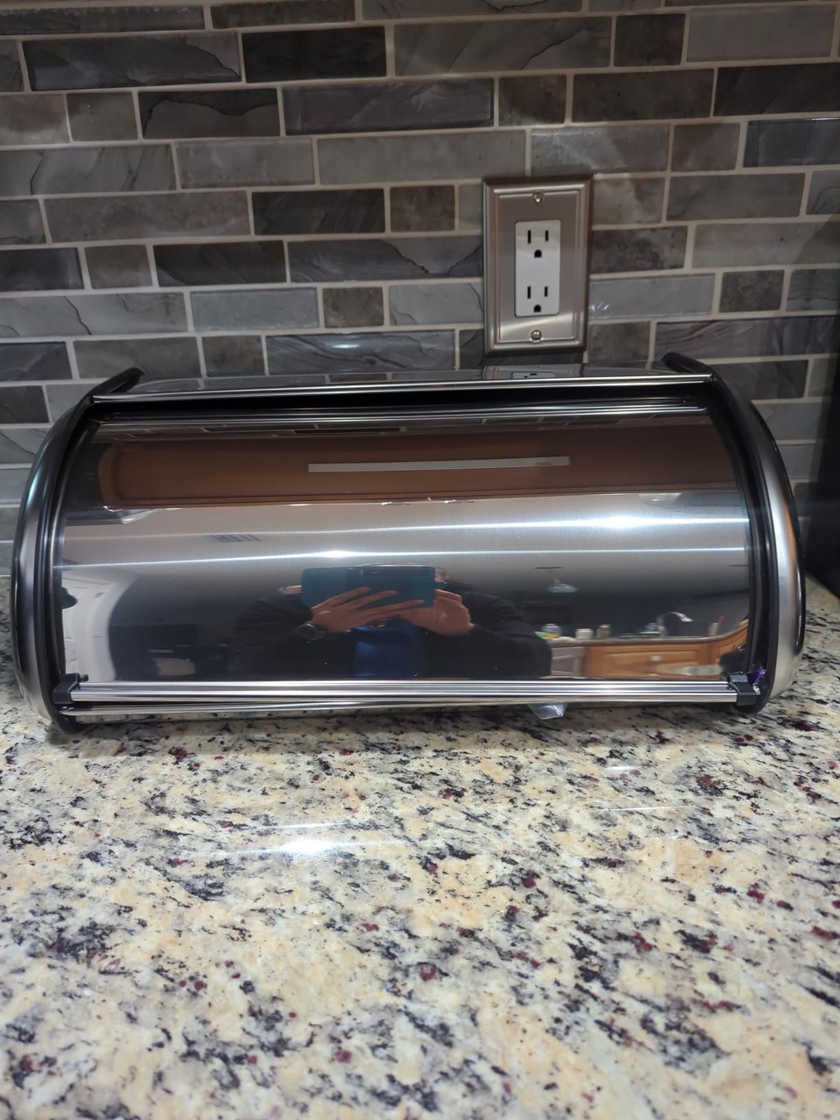 HOME IT Stainless Steel Bread Box for Kitchen Countertop, Large Bread Storage Bin with Roll Top Lid, Keeper for Loaf, Bagels & Pastries, Metal, 16.5 x 10 x 8 Inch customer photo 2