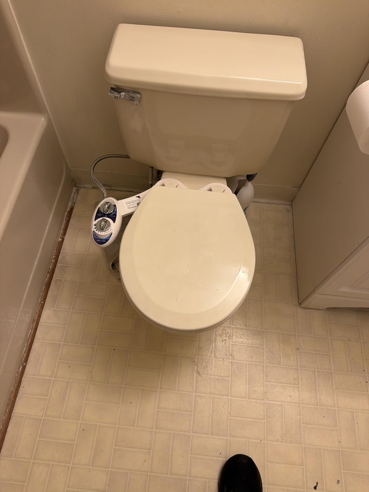 LUXE Bidet NEO 185 - Dual Nozzle, Self-Cleaning, Non-Electric Bidet Attachment for Toilet Seat, Adjustable Water Pressure, Rear & Feminine Wash (White) customer photo 2