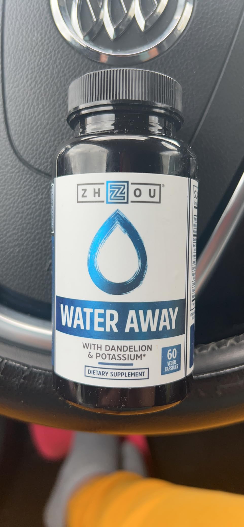 ZHOU Water Away - Natural Water Pills for Women & Men with Dandelion, Potassium, Cranberry and Green Tea, Cellular Energy and Metabolic Health - 60 Veggie Capsules customer photo 1