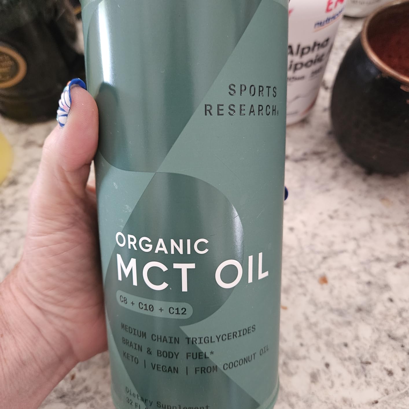 Sports Research Organic MCT Oil - Keto & Vegan MCTs C8, C10, C12 from Coconuts - Fatty Acid Brain & Body Fuel, Non-GMO & Gluten Free - Flavorless Oil, Perfect in Coffee, Tea & Protein Shakes - 32 oz customer photo 1