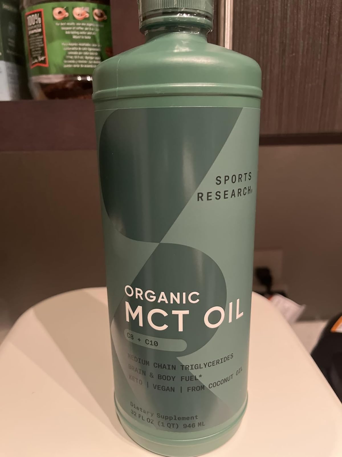 Sports Research Organic MCT Oil - Keto & Vegan MCTs C8, C10, C12 from Coconuts - Fatty Acid Brain & Body Fuel, Non-GMO & Gluten Free - Flavorless Oil, Perfect in Coffee, Tea & Protein Shakes - 32 oz customer photo 2