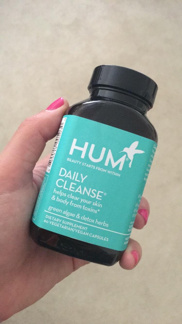 HUM Daily Cleanse Acne Supplements for Women & Men, Gentle Digestive Cleanse for Clear Skin Support, Zinc, Spirulina, Chlorella, Detoxifying Herbs, Organic Algae, Skin Vitamins Supplement, 60 Capsules customer photo 2