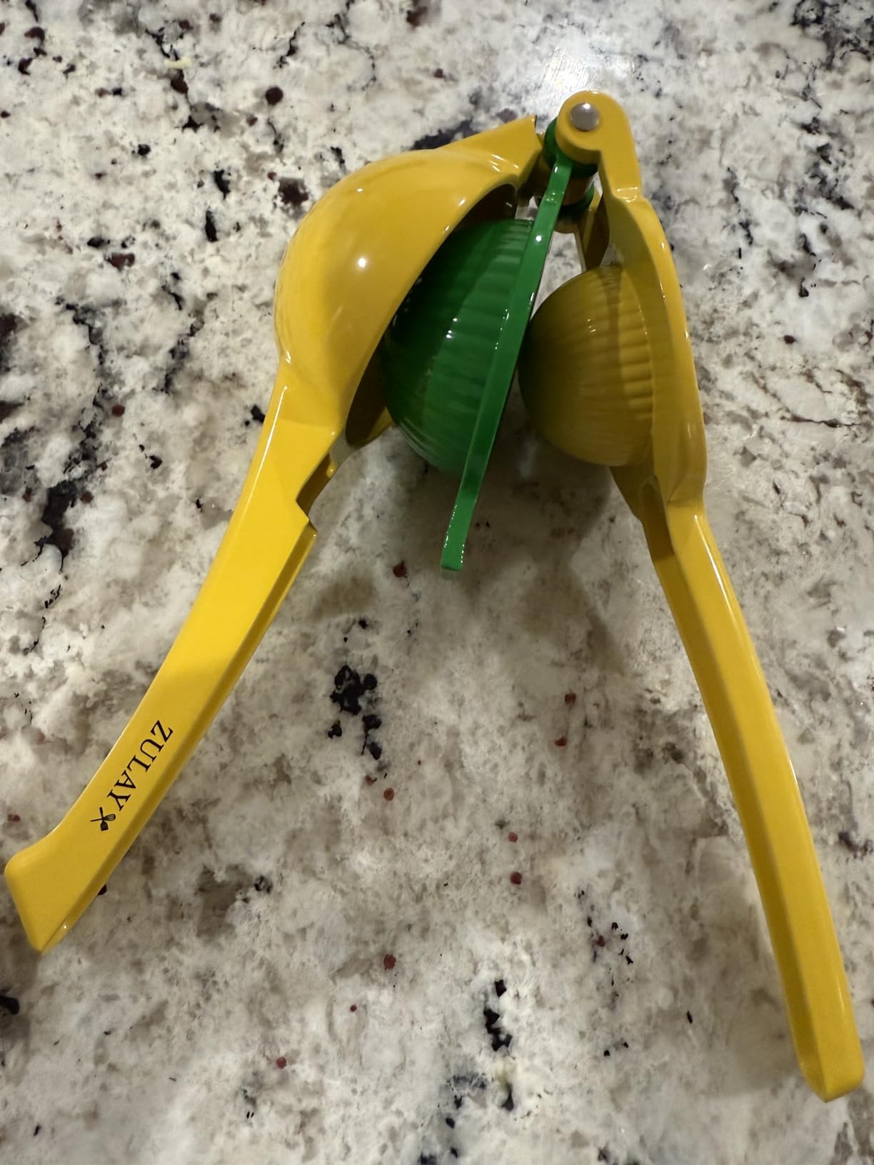 Zulay Kitchen Metal 2-in-1 Lemon Squeezer - Sturdy Max Extraction Hand Juicer Lemon Squeezer Gets Every Last Drop - Easy to Clean Manual Citrus Juicer - Easy-Use Lemon Juicer Squeezer - Yellow/Green customer photo 2