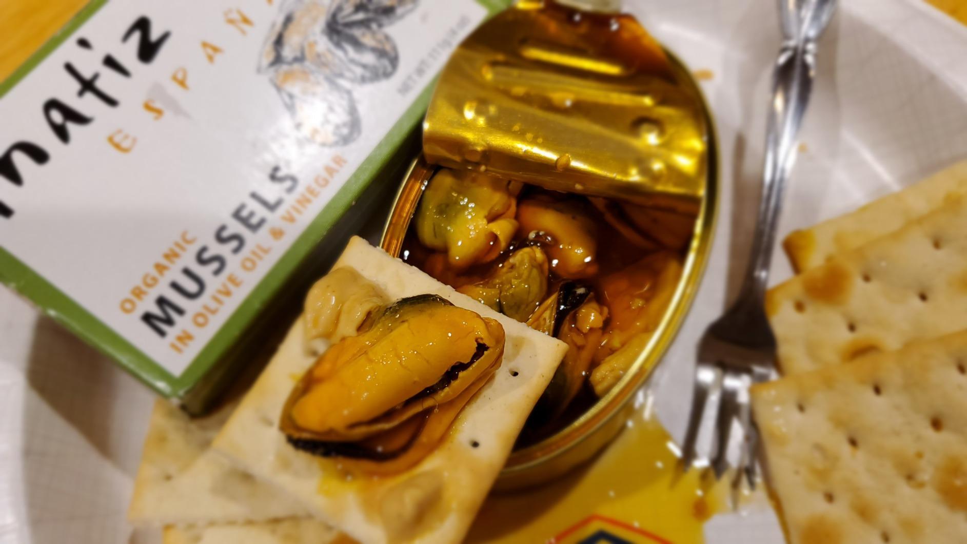 Matiz España Mussels in Extra Virgin Olive Oil & Apple Cider Vinegar | 3.92 oz. - 1 Pack | Handcrafted in Galicia, Spain | Sustainably Cultivated Mussels with Spices customer photo 1