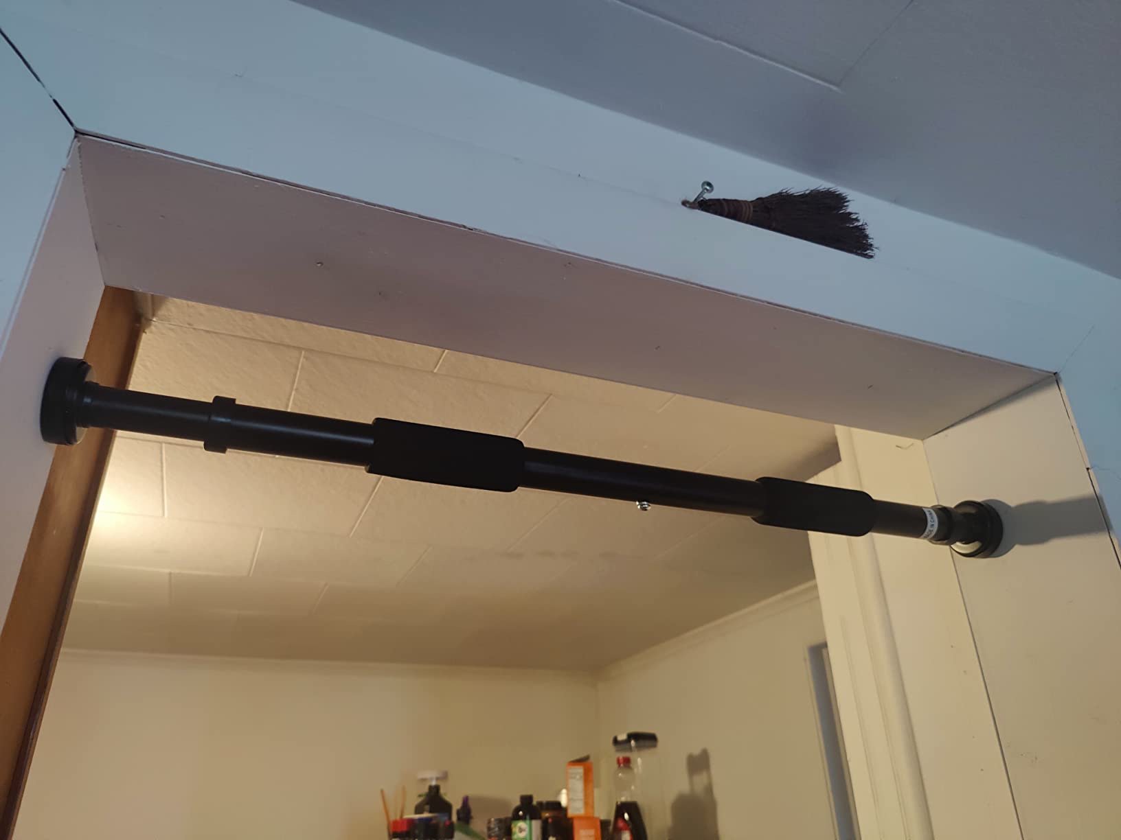 CAP Barbell Doorway Chin Up Bar customer photo 2