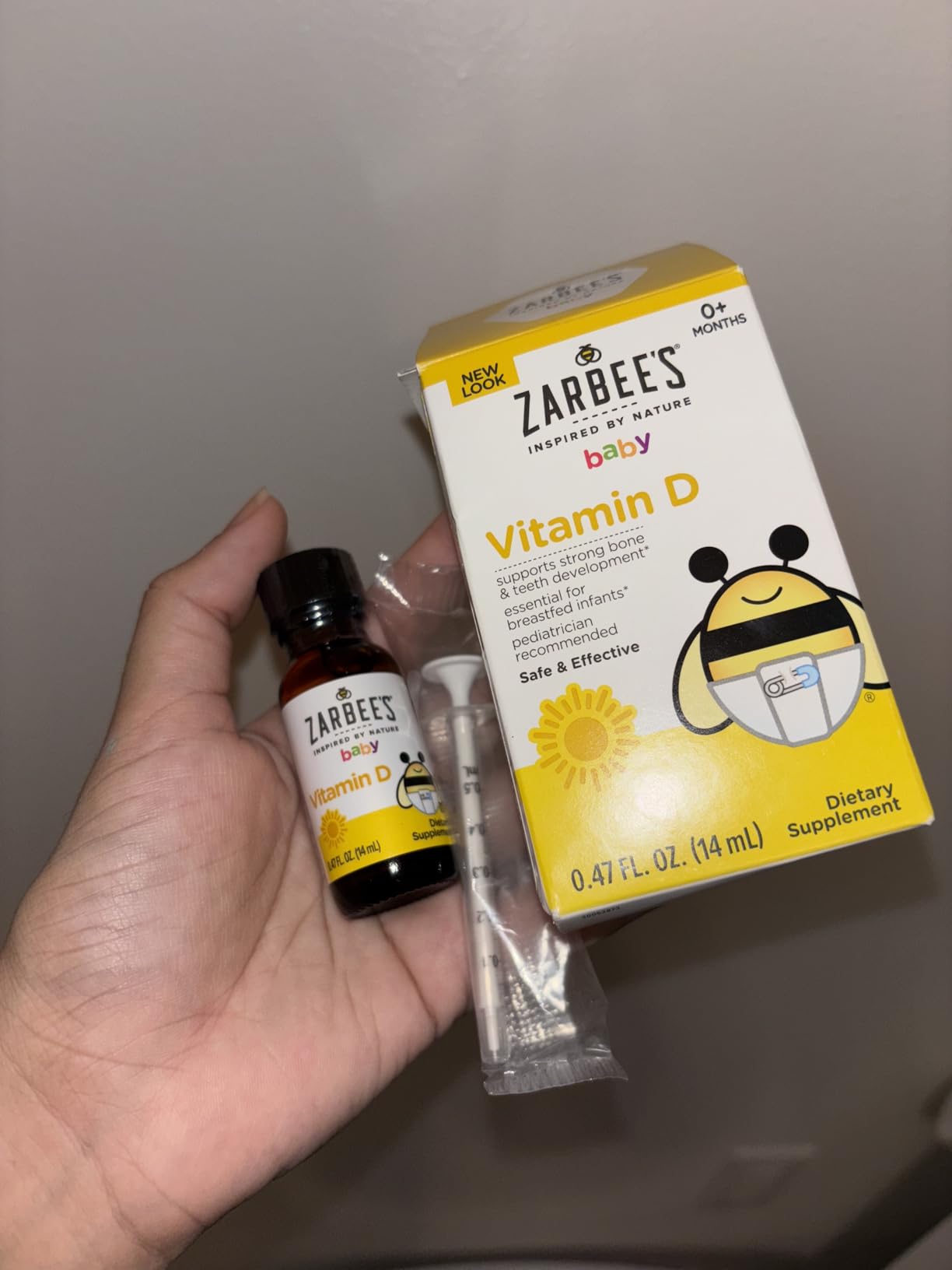 Zarbee's Vitamin D Drops for Infants, 400IU (10mcg) Baby & Toddler Liquid Supplement, Newborn & Up, Dropper Syringe Included, 0.47 Fl Oz customer photo 2