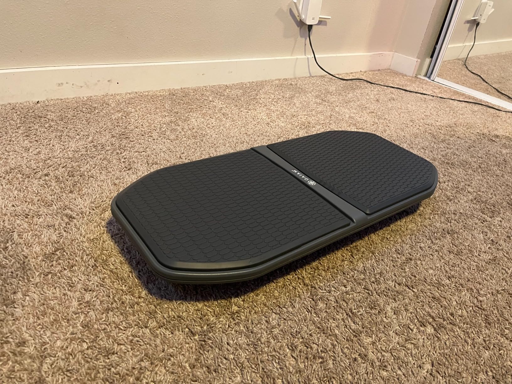 Gaiam Evolve Balance Board Standing Desk, Anti Fatigue Wobble Board for Home Office, Physical Therapy, Exercise Equipment customer photo 2