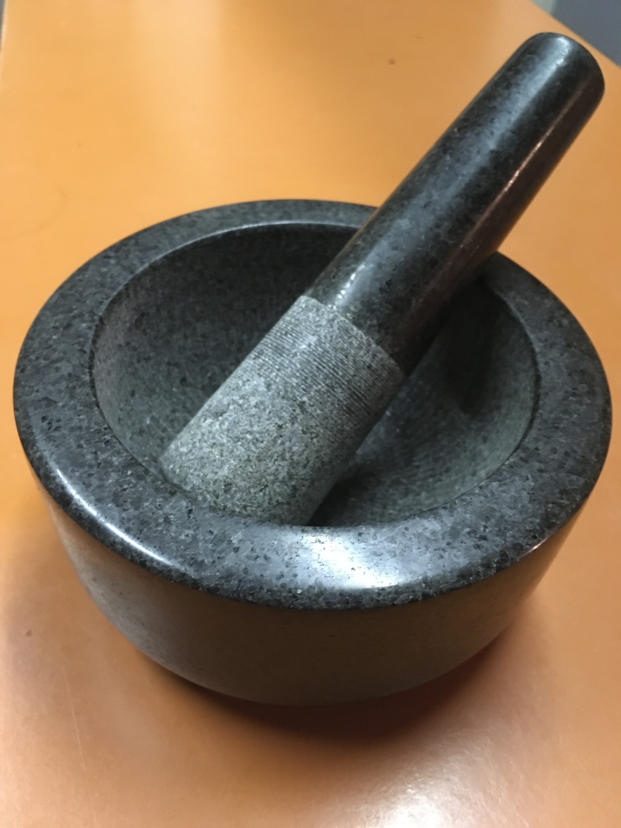 Kota Japan Large Black Granite Mortar & Pestle Natural Stone Grinder for Spices, Seasonings, Pastes, Pestos and Guacamole customer photo 1