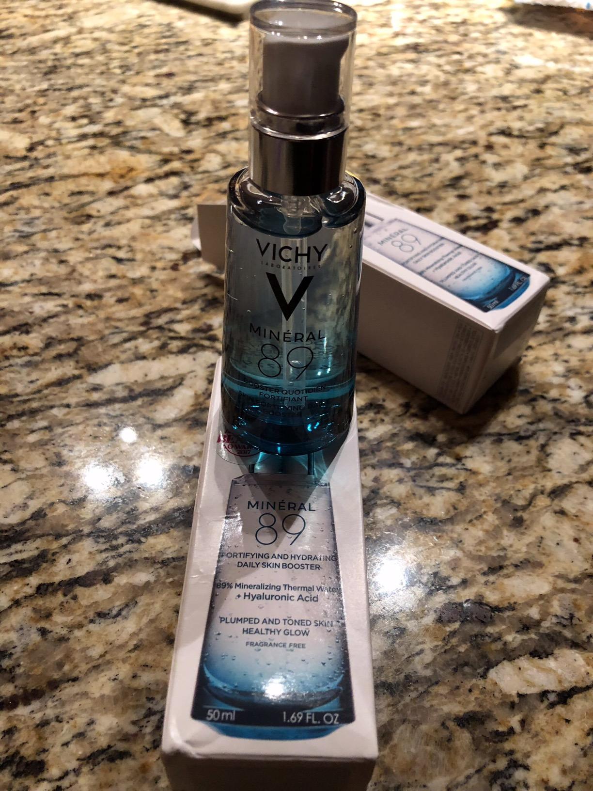 Vichy Mineral 89 Booster, Pure Hyaluronic Acid Serum for Face with Polyglutamic Acid for Skin Barrier Repair, Plumps & Hydrates, Lightweight Hydrating Serum, Oil-Free, Non-Sticky customer photo 1
