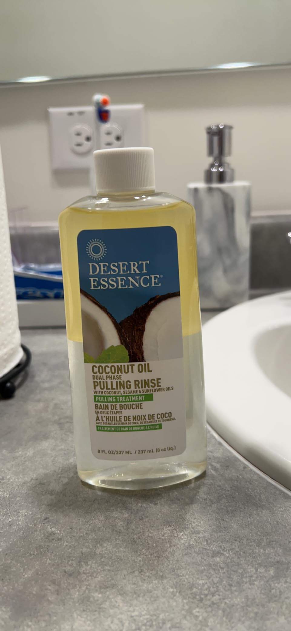 Desert Essence Coconut Oil Dual Phase Pulling Rinse, Mint, 8 fl oz - Alcohol Free, Sugar Free, Gluten Free, Vegan, Non-GMO - Organic Virgin Coconut Oil, Sesame Oil, Sunflower Oil & Tea Tree Oil customer photo 1