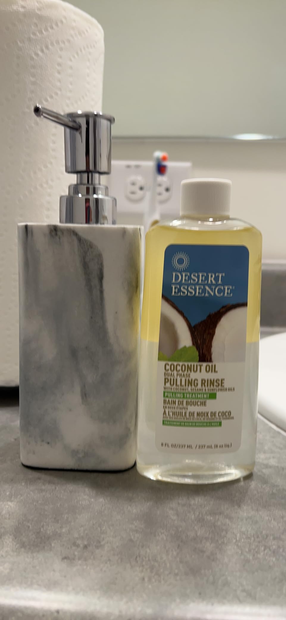 Desert Essence Coconut Oil Dual Phase Pulling Rinse, Mint, 8 fl oz - Alcohol Free, Sugar Free, Gluten Free, Vegan, Non-GMO - Organic Virgin Coconut Oil, Sesame Oil, Sunflower Oil & Tea Tree Oil customer photo 2