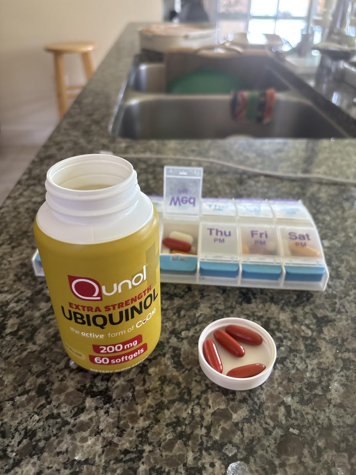 Qunol 200mg Ubiquinol, Powerful Antioxidant for Heart and Vascular Health, Essential for Energy Production, Natural Supplement Active Form of CoQ10, 60 Count customer photo 1