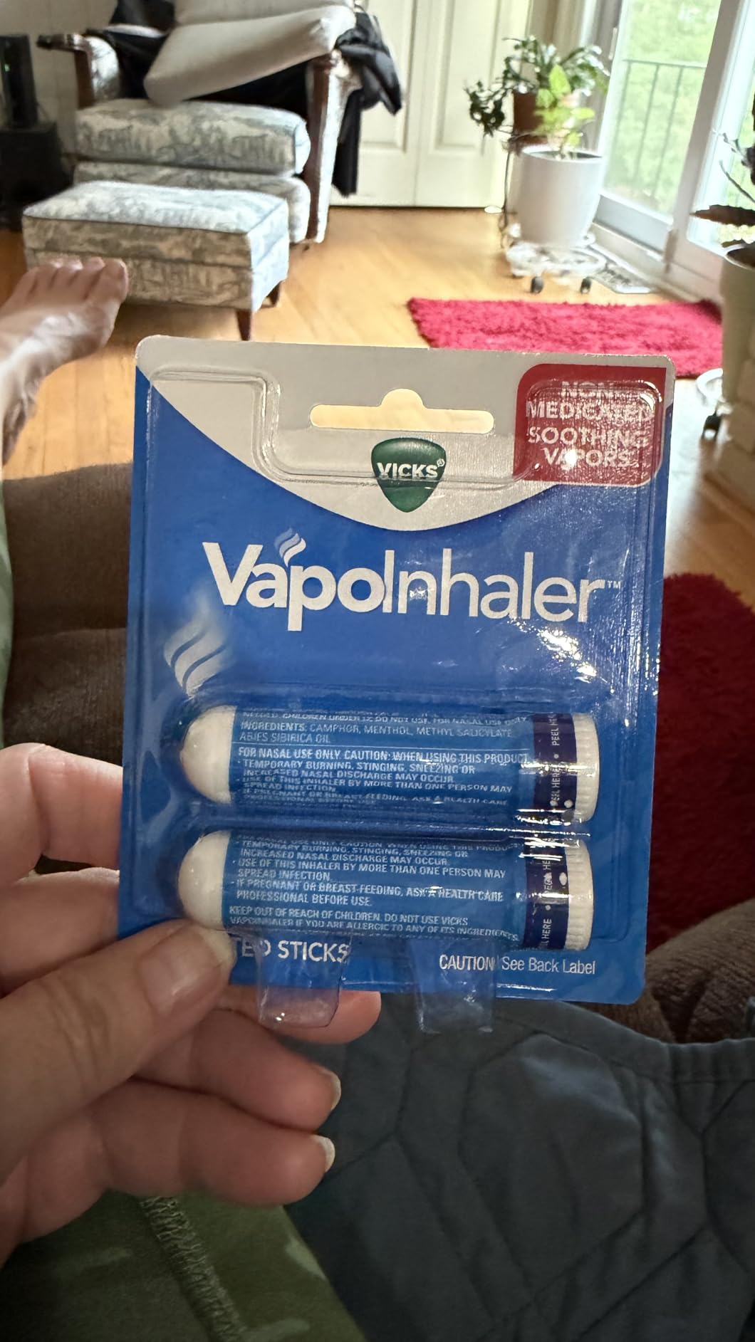 Vicks VapoInhaler, On-the-Go Portable Nasal Inhaler, Non-Medicated, With Refreshing Vicks Vapors, Menthol Scent, 2 Scented Sticks customer photo 1