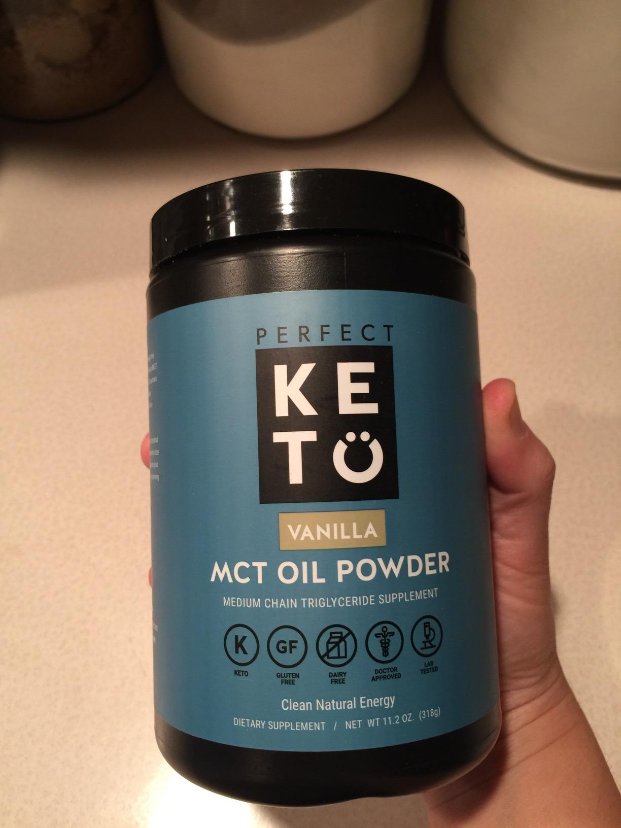 Perfect Keto 7g MCT Oil Powder, Medium Chain Triglycerides Supplement, Non Dairy Coffee Creamer for Keto Diet, Ketogenic MCT Oil Mix for Coffee, Smoothie, Protein Shakes and Tea, Vanilla, 30 Servings customer photo 2