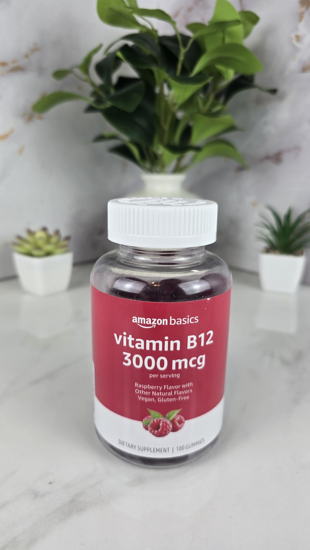 Amazon Basics Vitamin B12 3000 mcg Gummies, Normal Energy Production and Metabolism, Immune System Support, Raspberry, 100 Count customer photo 1