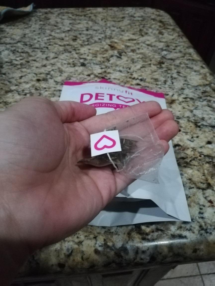 SkinnyFit Detox Tea: All-Natural, Laxative-Free, Supports A Healthy Weight, Helps Reduce Bloating, Natural Energy, Vegan, 28 Servings customer photo 2