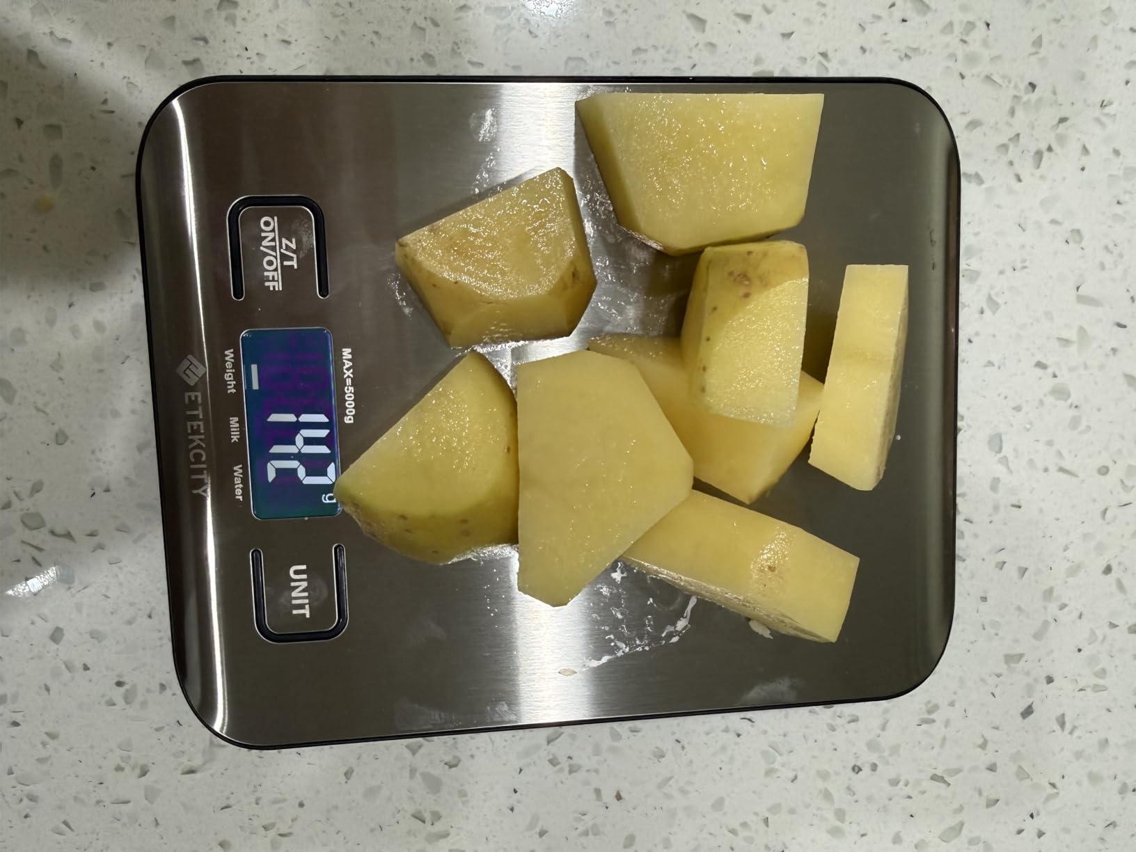 Etekcity Smart Food Kitchen Scale with Nutritional Calculator, Free App with 19 Nutrients Tracking, Calorie, Macro, Digital grams and ounces for weight loss, Premium Stainless Steel, 11lb customer photo 1