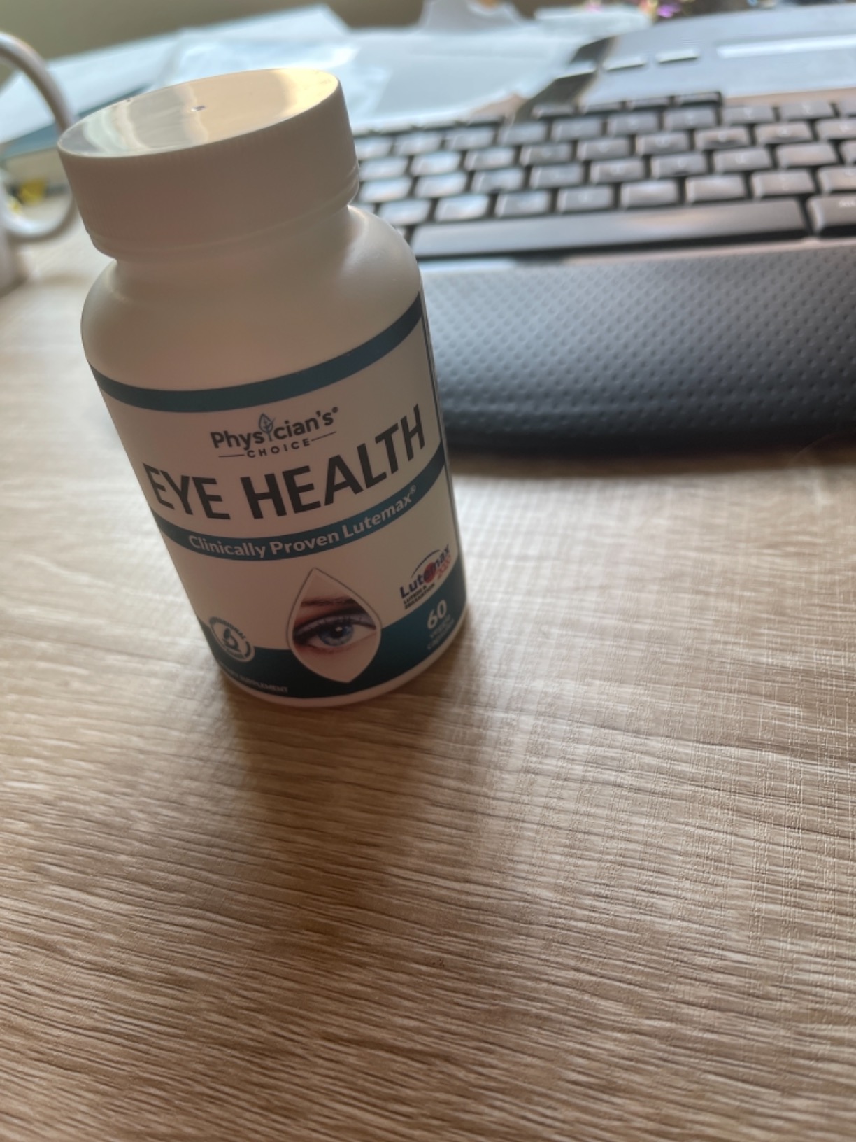 Physician's Choice Eye Health - Lutein, Zeaxanthin & Bilberry Extract - Supports Eye Strain, Dry Eyes, and Vision Health - 2 Award-Winning Clinically Proven Eye Vitamin Ingredients - Carotenoid Blend customer photo 1