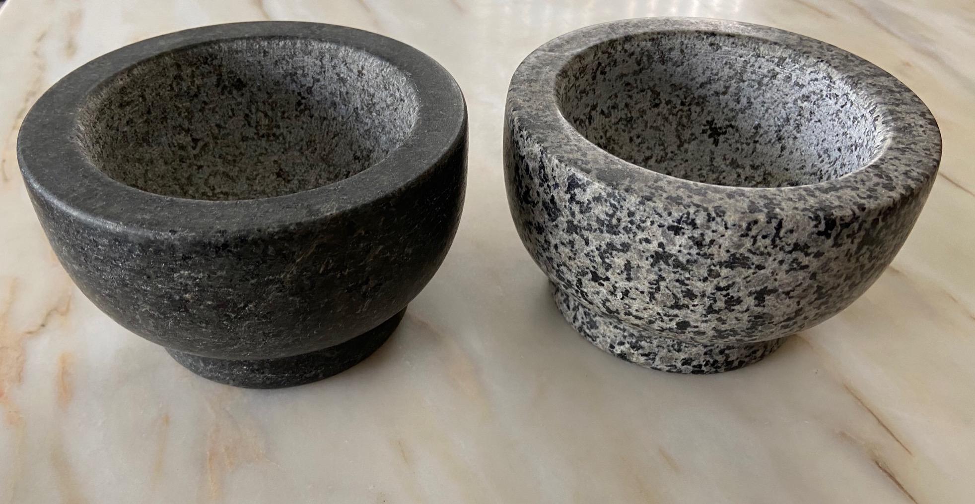 Cole & Mason Granite Mortar & Pestle - Unpolished Stone Mortar Bowl & Pestle - Home Kitchen Essentials & Cooking Accessories - Non-Porous Mortar & Pestle Spice Grinder Set - 5.5