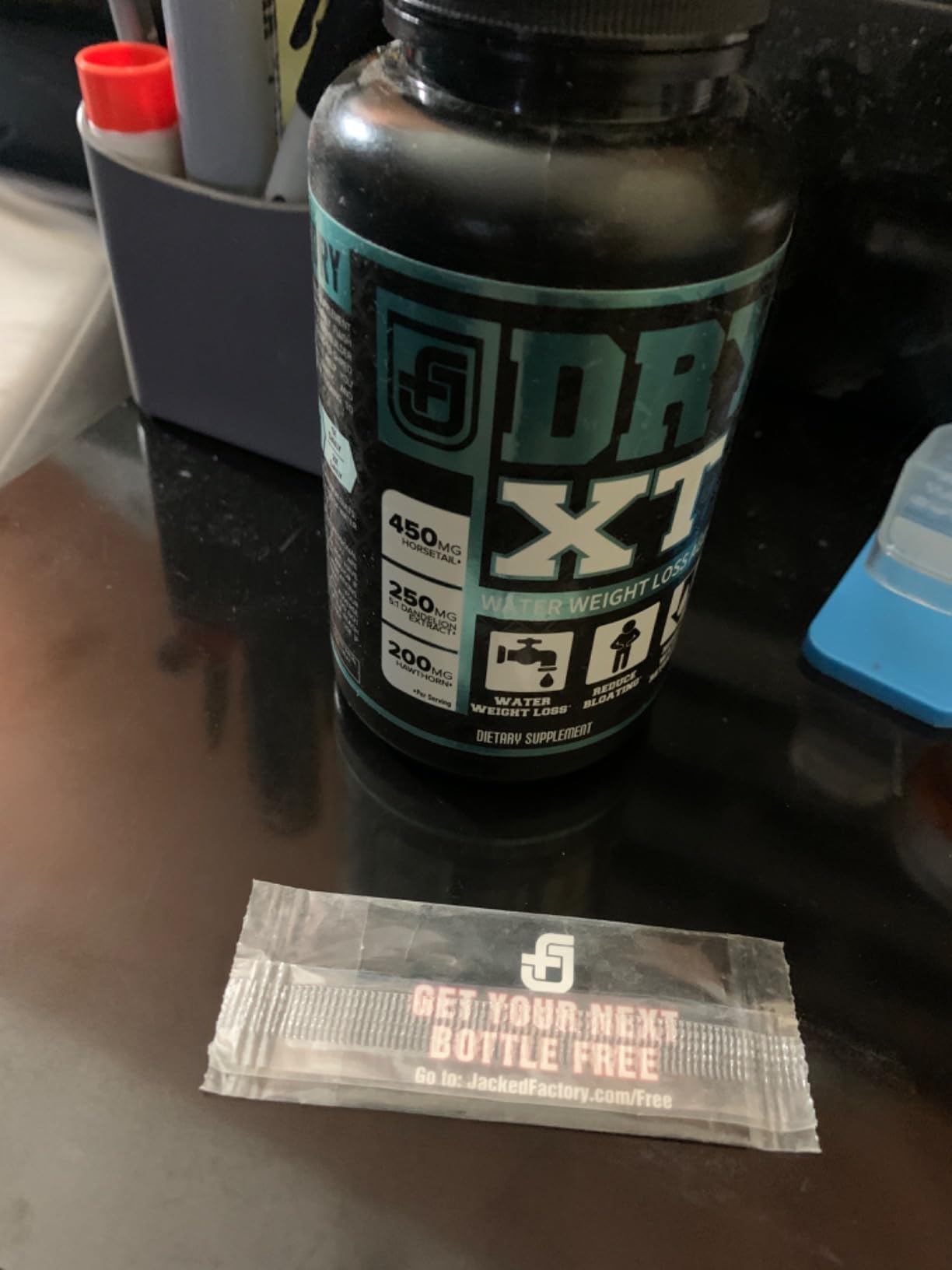Jacked Factory Dry-XT Diuretic Water Pills - Natural Supplement | Reduces Water Retention & Bloating | Dandelion Root Extract, Potassium, 7 More Powerful Ingredients - 60 Veggie Capsules customer photo 1
