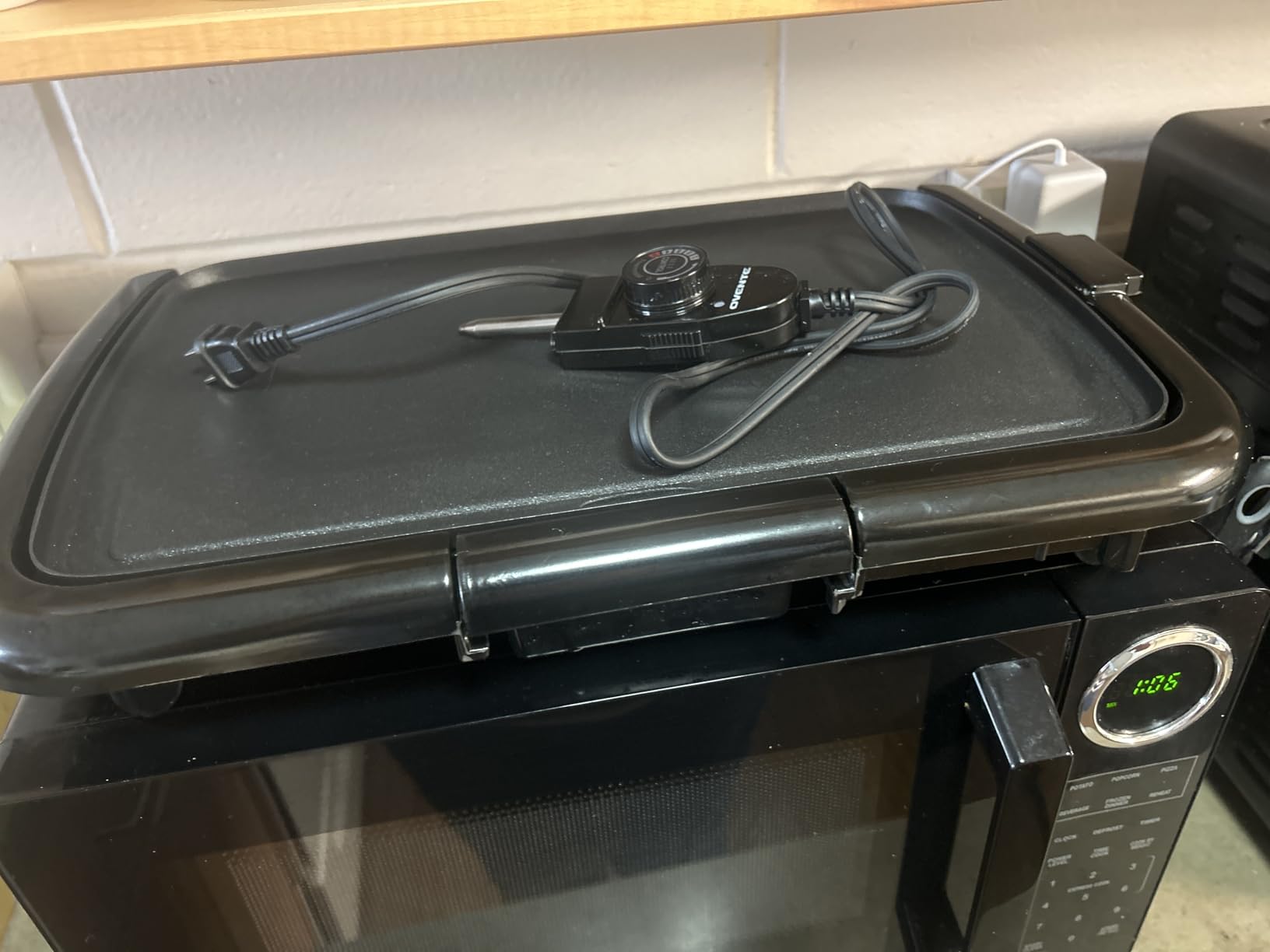 OVENTE Electric Griddle with 16 x 10 Inch Flat Non-Stick Cooking Surface, Removable and Adjustable Temperature Control, Indoor Grill, Black GD1610B customer photo 2