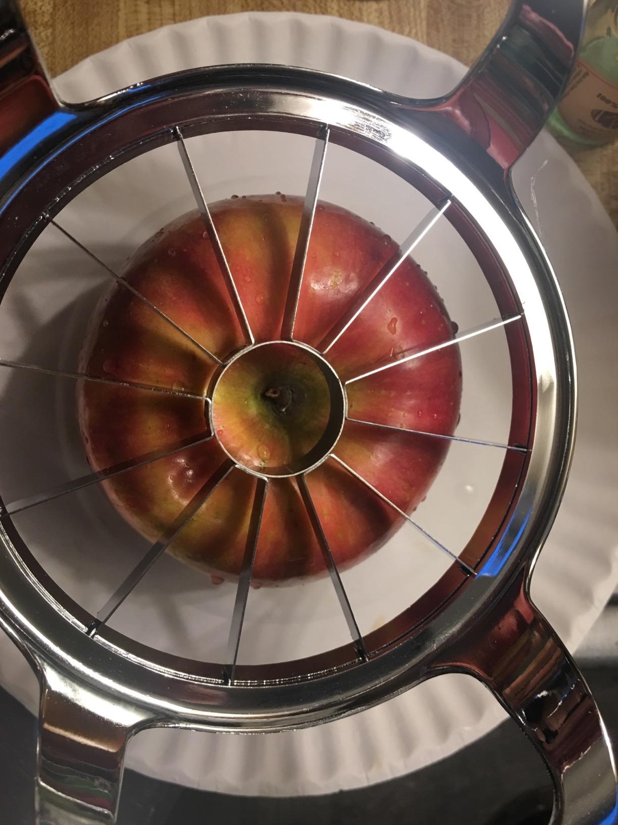 4.72 inches Apple Slicer,12-Blade Extra Large Apple Corer, Heavy Duty Stainless Steel Apple Cutter and Divider with Updated Safe Blade System customer photo 2