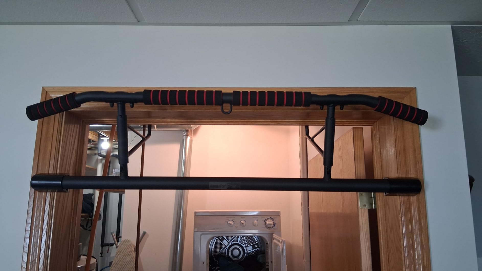 AmazeFan Pull Up Bar Doorway with Ergonomic Grip - Fitness Chin-Up Frame for Home Gym Exercise - Multi-Angle Grip - 2024 Upgrade Smart Hook (Fits Almost All Doors) customer photo 1
