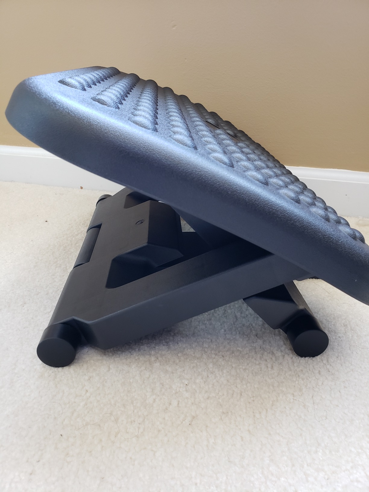 HUANUO Adjustable Desk Footrest, Foot Rest for Under Desk at Work with Massage, Adjustable Foot Stool with 3 Height Position & 30 Degree Tilt Angle Adjustment for Home, Office customer photo 2