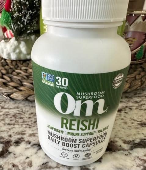 OM MUSHROOM SUPERFOOD Reishi Mushroom Capsules Superfood Supplement, 90 Count, 30 Days, Organic Adaptogen for Stress Relief and Immune Health customer photo 1