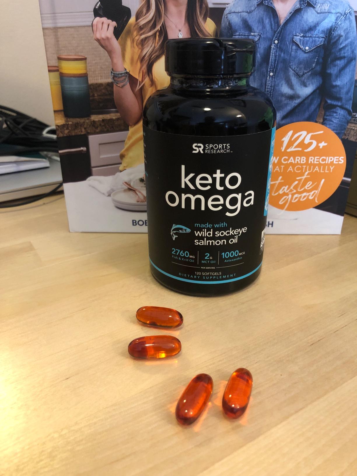 Sports Research Keto Omega Fish Oil with Wild Sockeye Salmon, Antarctic Krill Oil, Astaxanthin & Coconut MCT Oil - 1200mg of EPA & DHA per Serving - Keto Certified & Non-GMO Verified (120 Softgels) customer photo 1